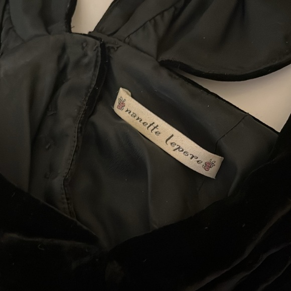 Gorgeous Vintage Runway Nanette Lepore Black Velvet Top w/Crystal Embellishments - Picture 7 of 10